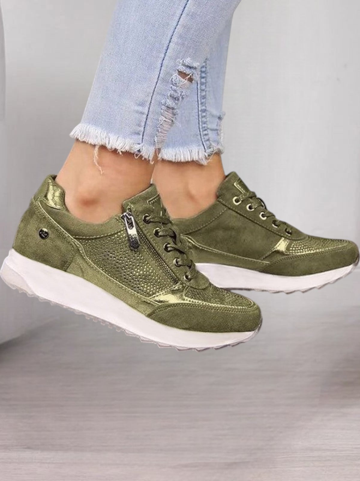 Auro Low Hype Sneakers