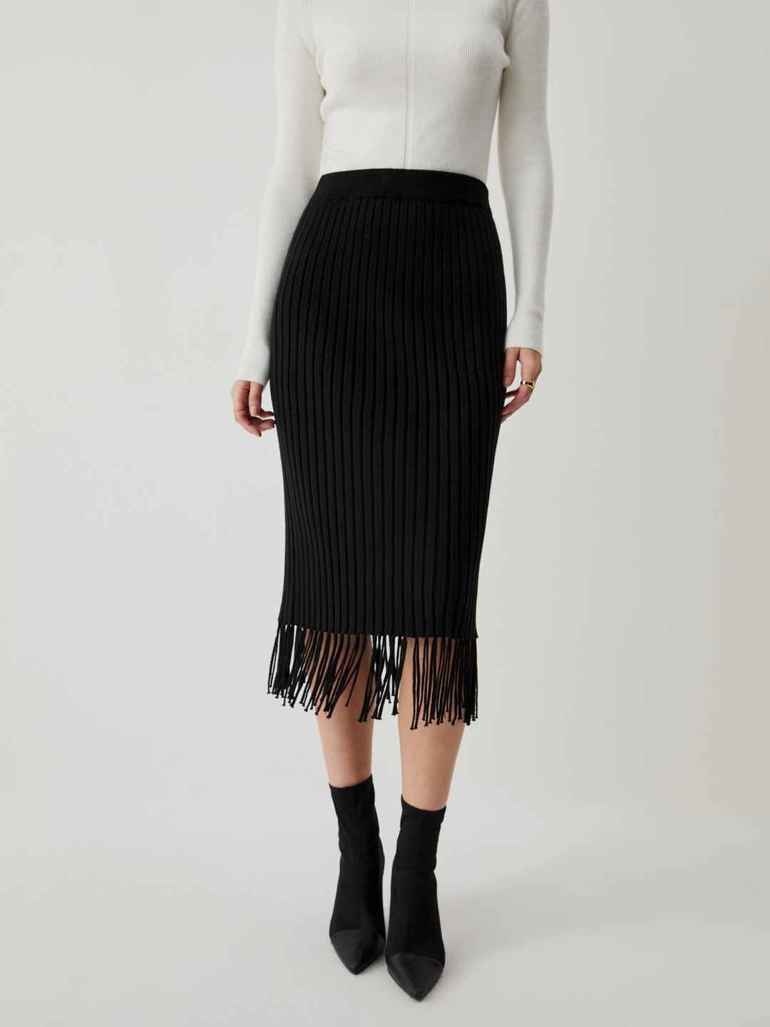 Mila Chic Ribbed Knit Midi Skirt with Tassels