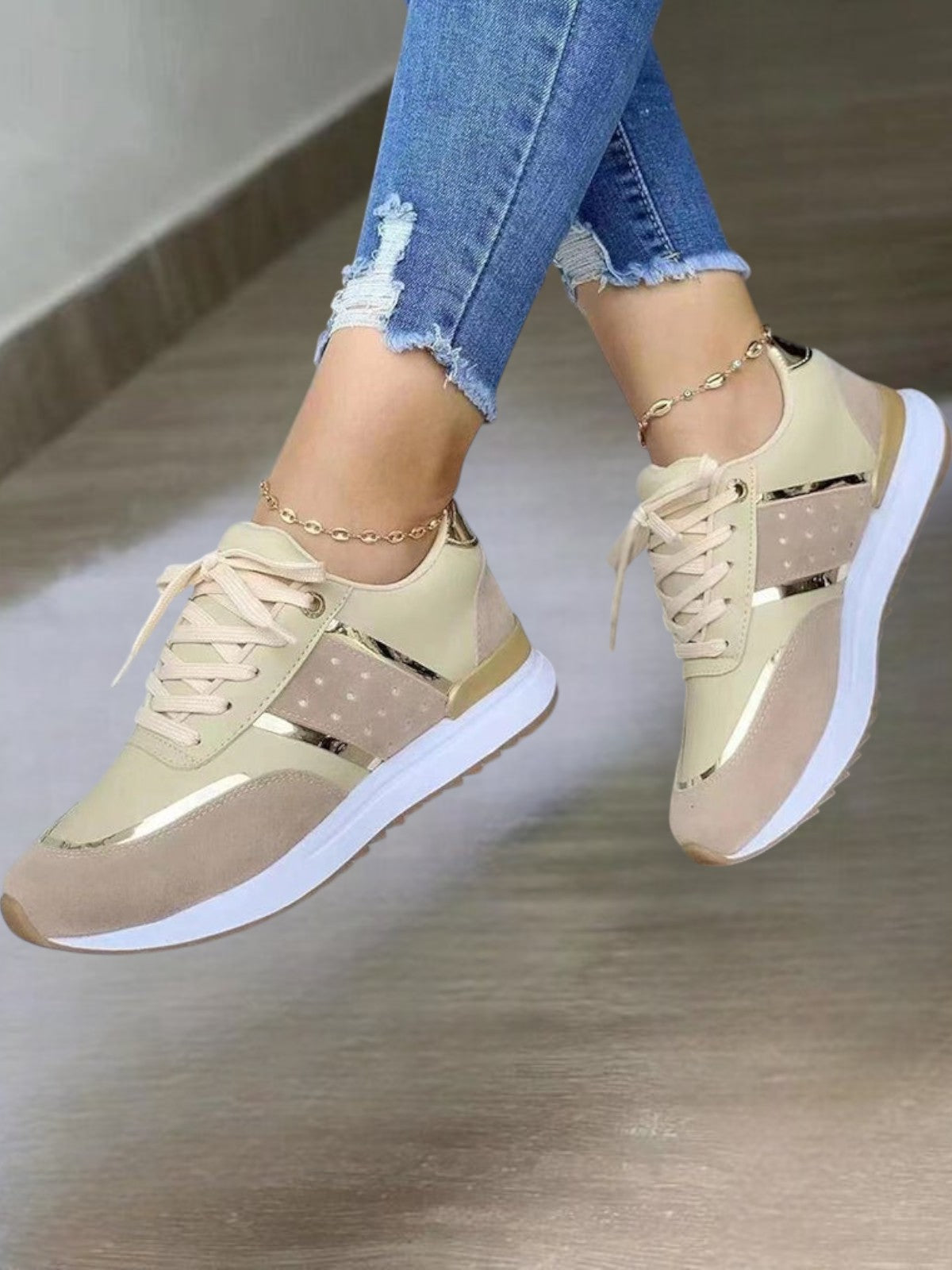Avi Luxe Low-Cut Sneakers