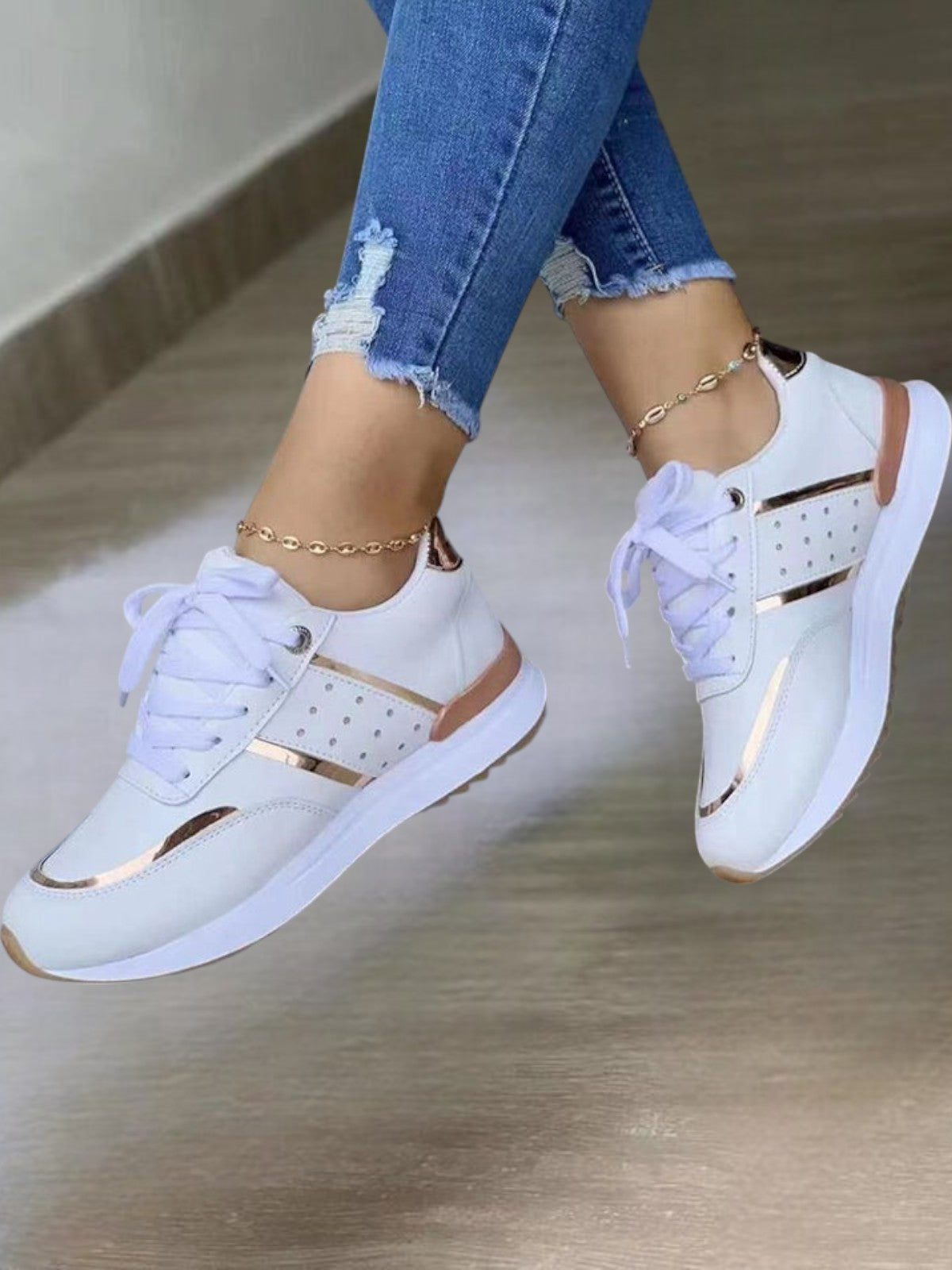 Avi Luxe Low-Cut Sneakers
