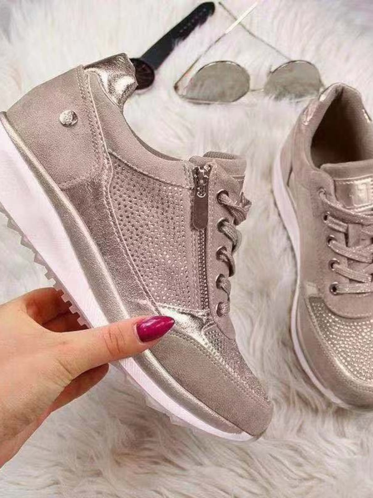 Auro Low Hype Sneakers