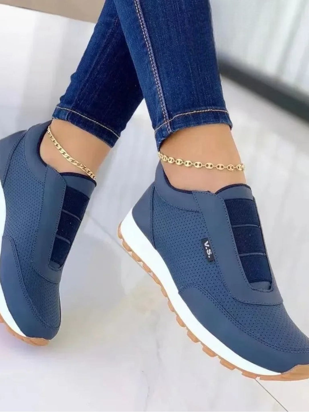 Nova Slip-On Sneakers